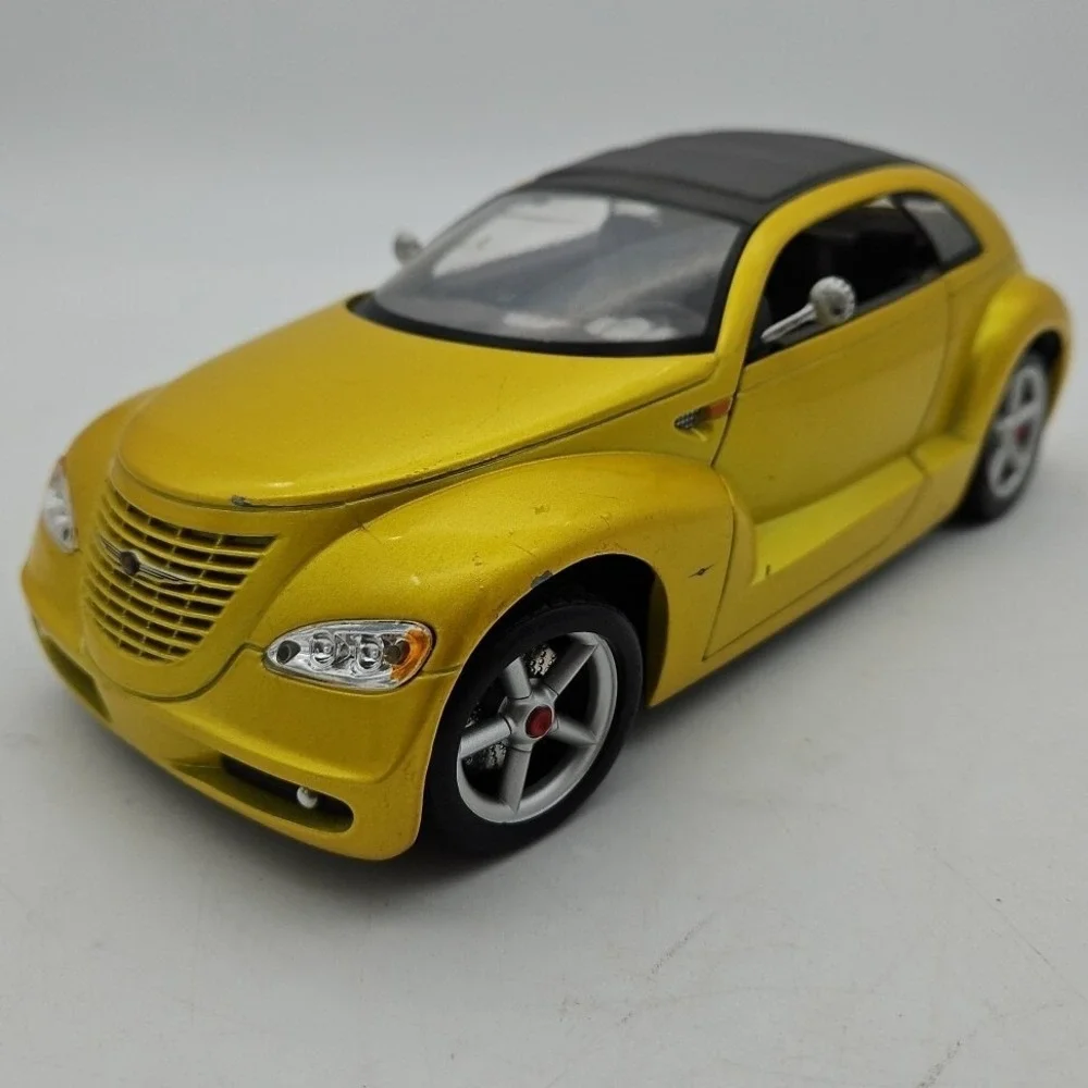 Maisto Chrysler Pronto Cruizer Original Concept PT Cruiser 1:18 Diecast Car